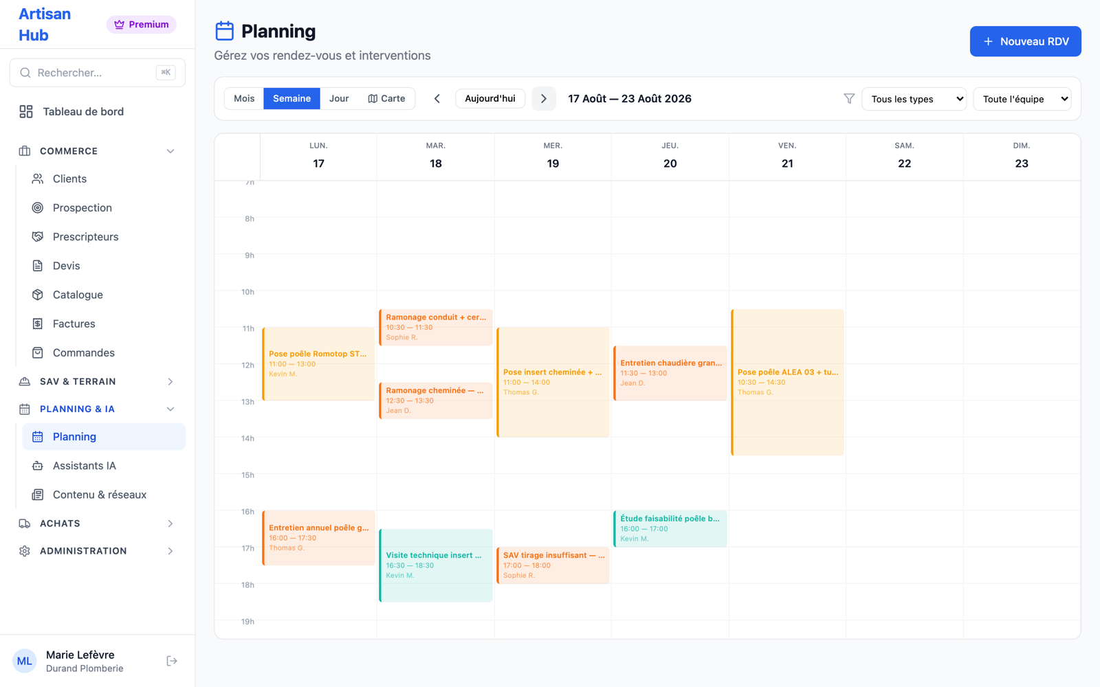 Planning semaine avec rendez-vous colorés par type : poses, entretiens, ramonages
